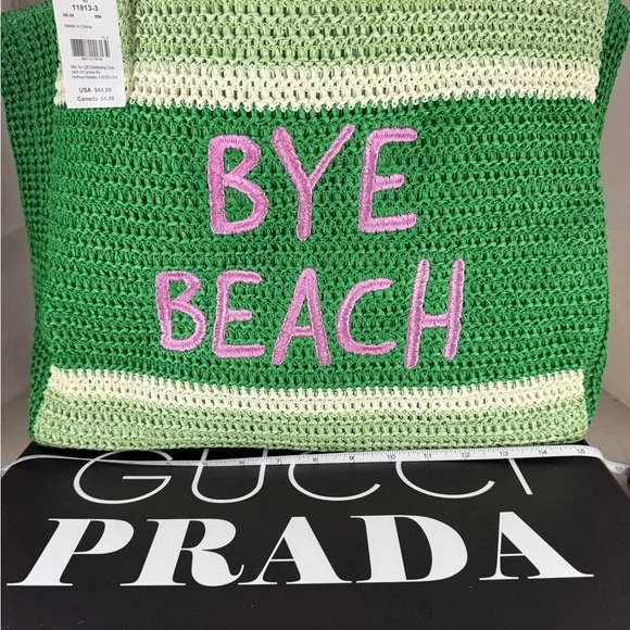 Icing Green and Pink Tote Bag with Playful Beach Design - Picture 5 of 9